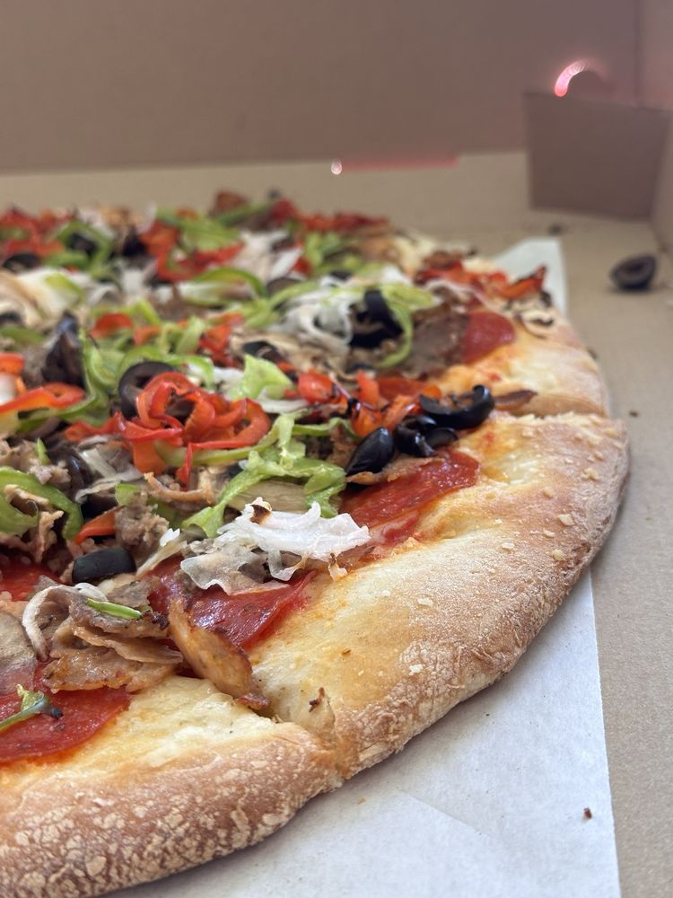 SANTINA’S NEW YORK PIZZERIA Updated October 2024 68 Photos & 126