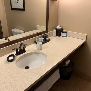 Swinomish Lodge - Bathroom - Hotels Near Me - Anacortes, Washington Swinomish Lodge - Bathroom - Hotels Near Me - Anacortes, Washington