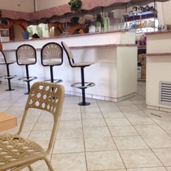 Swan Cafe - Spacious