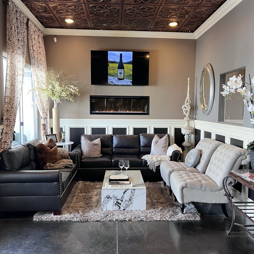 Brochelle Vineyards - Wine Tasting Room Near Me - Paso Robles, California