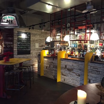 Jolly Postie - Pubs Near Me - Royston, CAM