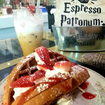 D' Coffee Bouteaque - STRAWBERRY WAFFLE TACOS - Coffee & Tea Near Me - Palm Desert, California D' Coffee Bouteaque - STRAWBERRY WAFFLE TACOS - Coffee & Tea Near Me - Palm Desert, California