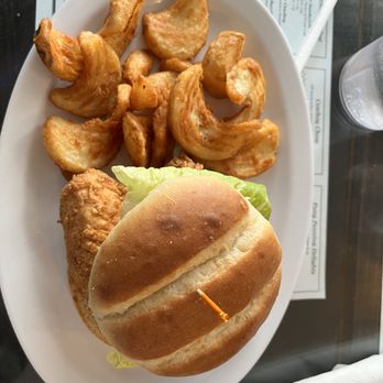 Beach Road Round-Up - Classic chicken sandwich - Breakfast & Brunch Near Me - Chincoteague Island, Virginia Beach Road Round-Up - Classic chicken sandwich - Breakfast & Brunch Near Me - Chincoteague Island, Virginia