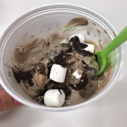sweetFrog Premium Frozen Yogurt
