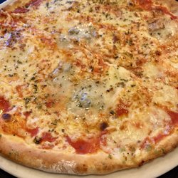 Pizzeria Giardino - Quattro Formaggi Pizza