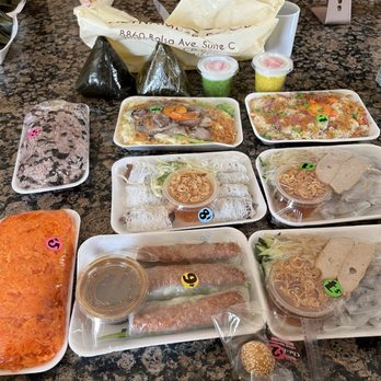 Kim Huong - Variety of different Vietnamese dishes - Desserts Near Me - Westminster, California