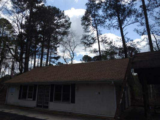 Leblanc Pro Roofing Logo