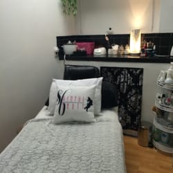 Skinful Beauty and Lashes - Tangie's room is so cozy and cute!