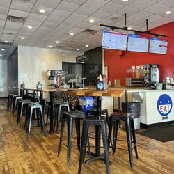 MOGO Korean Fusion Tacos - Interior