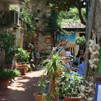 Timoleone Cafe - Timoleone Café Wine-Cocktail Bar Taormina - Sicilian Near Me - Taormina, Maine