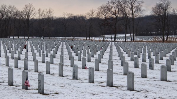 Abraham Lincoln National Cemetery by null