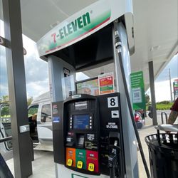 7 Eleven - Ocala - New pumps