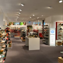 Rissel Schuhe - Freundlich, offen, hell und im Sommer angenehm Klimatisiert sind unsere neuen Verkaufsräume.