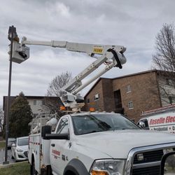 Roselle Electric - Bucket Truck Lighting Maintenance