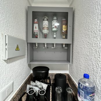 Hotel Riu Cancun - This place has got your own car, coffee maker, and refrigerator stocked with soda, water, and beer along with juices - Hotels Near Me - Cancún, ROO