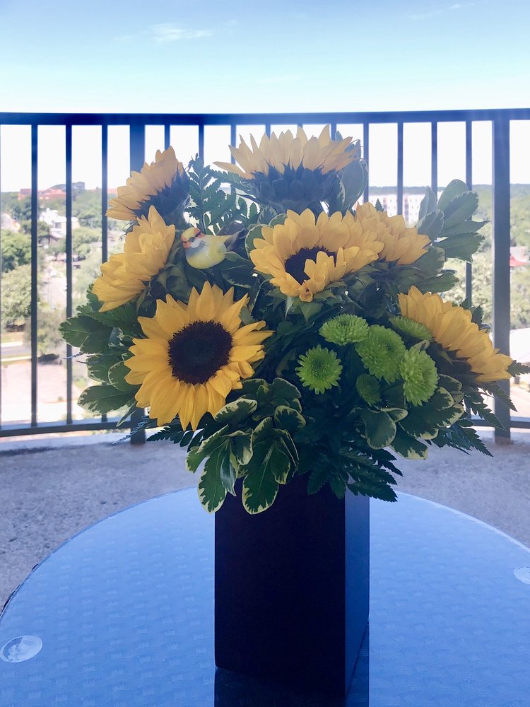 THE COUNTRY FLOWER SHOP 28 Photos & 12 Reviews 4500 W Shannon Lakes