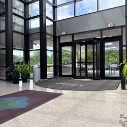North Shore Glaucoma Center & Eye Physicians - Front entrance