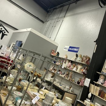 Habitat for Humanity ReStore - Collectibles - Thrift Stores Near Me - Johnson City, Tennessee Habitat for Humanity ReStore - Collectibles - Thrift Stores Near Me - Johnson City, Tennessee