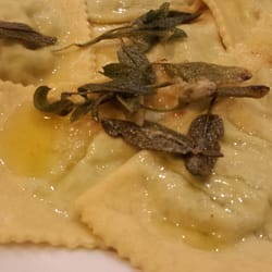 Livio Moreno 'Ristorante Pizzeria Da Momo' - Tortelli burro e salvia