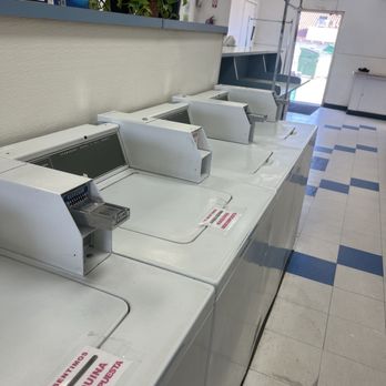 Sunrise Coin Laundry - Old machines - Laundromat Near Me - Chino, California Sunrise Coin Laundry - Old machines - Laundromat Near Me - Chino, California