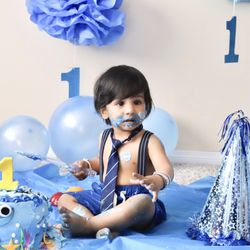 Basu Photography Services - Cake smash fun.