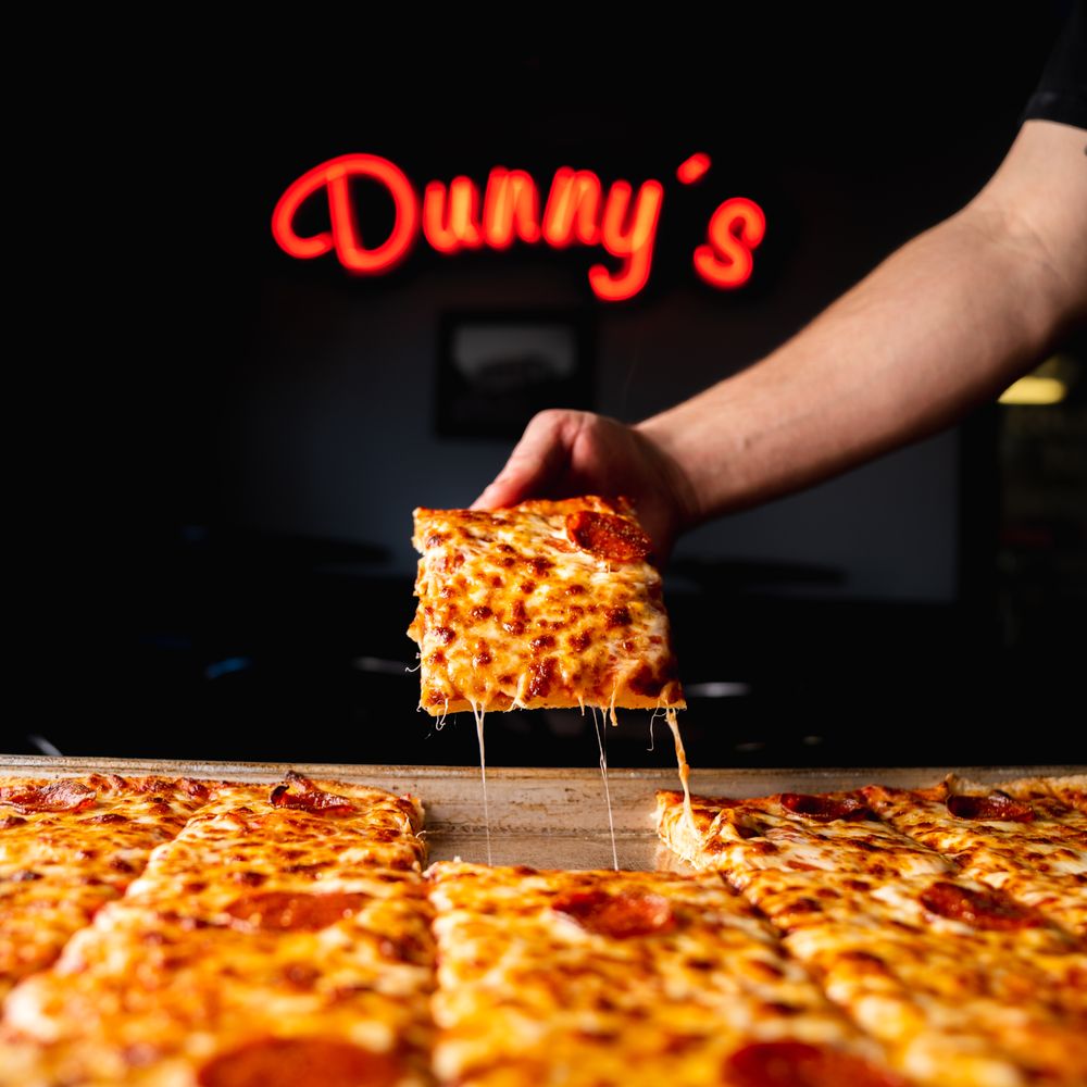 Food from Dunny's Pizza
