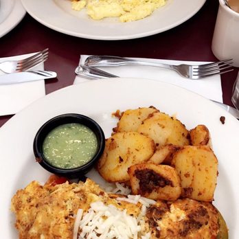 Momo's Cafe - Santa Fe Omelette for me & Country Fried Steak for him - American Near Me - Vallejo, California