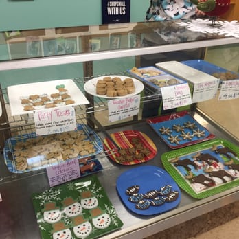 Big Biscuit Bakery - All the treats are made here - Pet Stores Near Me - Franklin, Massachusetts