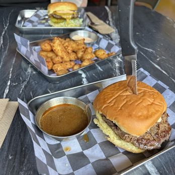 LINDY’S ON 4TH - Updated February 2026 - 583 Photos & 687 Reviews - 500 ...