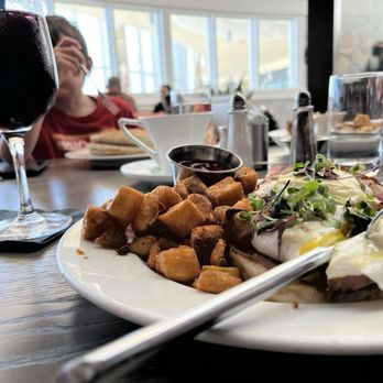 Harper's - Eggs Benedict and seasonal sangria - Breakfast & Brunch Near Me - Atlantic City, New Jersey Harper's - Eggs Benedict and seasonal sangria - Breakfast & Brunch Near Me - Atlantic City, New Jersey