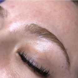 Hair Country - Brow lamination and tint
