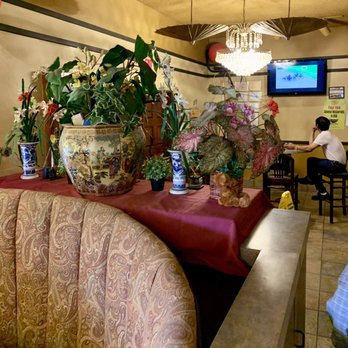Mandarin House - Looking towards the front - Chinese Near Me - La Jolla, California Mandarin House - Looking towards the front - Chinese Near Me - La Jolla, California