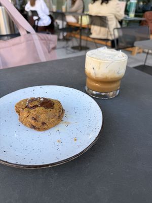 noun coffee + wine by null