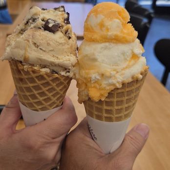 Handel's Ice Cream - Single waffle cones, sticky fingers and orange cream dream - Ice Cream & Frozen Yogurt Near Me - Roseville, California