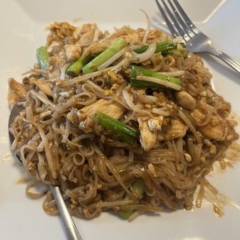 Smile Thai And Asian Kitchen - Pad Thai - Thai Near Me - Palatine, Illinois Smile Thai And Asian Kitchen - Pad Thai - Thai Near Me - Palatine, Illinois