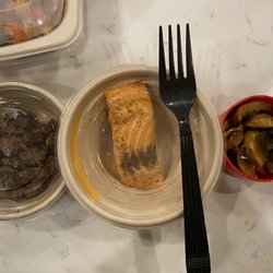 Muscle Maker Grill - Sides of steak, salmon and mushrooms