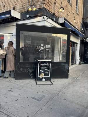 82 Stanton by null