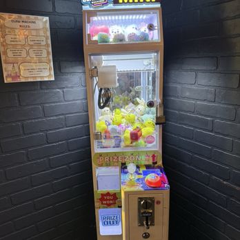 ICED t-house - Claw machine - Bubble Tea Near Me - Highland, California ICED t-house - Claw machine - Bubble Tea Near Me - Highland, California