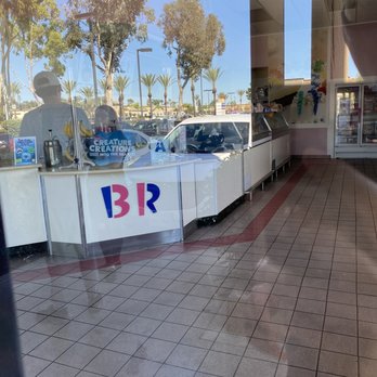 Baskin-Robbins - Empty store, lights off, small line waiting outside - Ice Cream & Frozen Yogurt Near Me - San Marcos, California