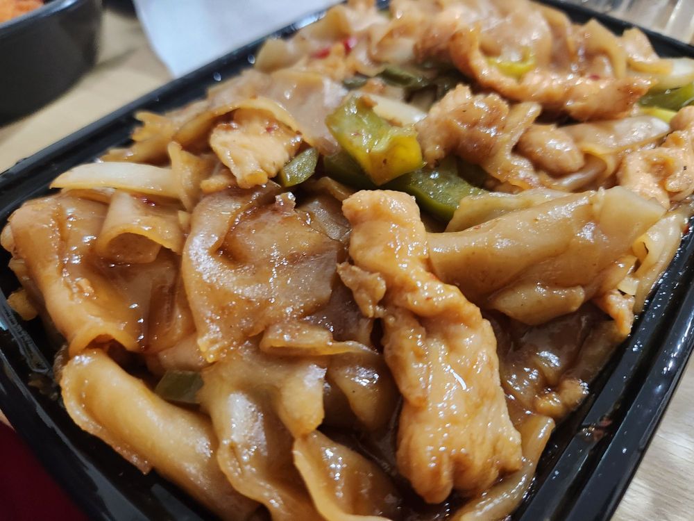 THAI BASIL Updated October 2024 109 Photos & 170 Reviews 201 S