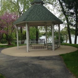 Lake Carriage Way Park