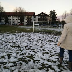 Postwiese - Schnee schon fast weg am Bolzplatz