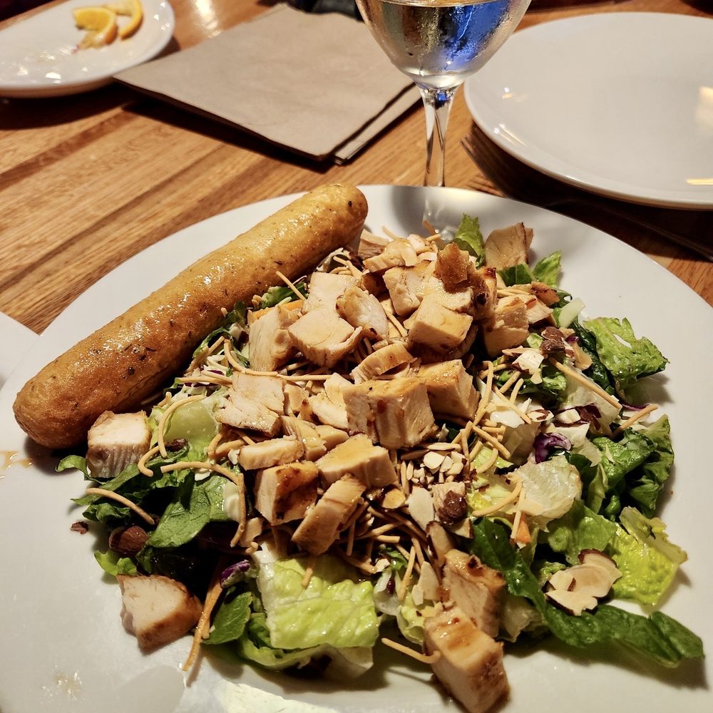 Applebee's Grill + Bar - Asian chicken salad. Very good! - American Near Me - San Dimas, California