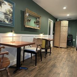 Brevardian Riverfront - Dining inside