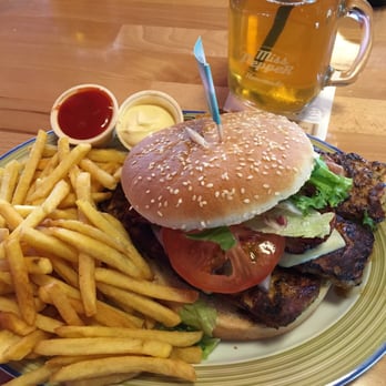 Miss Pepper - Big Pork Burger 100% schwer zu halten, aber dafür ungeheuer lecker!  Bedienung ist sehr nett und das Ambiente ist auch einladend. - American Near Me - Zorbau, ST