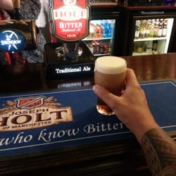 The Hare and Hounds - More pints? Aye.