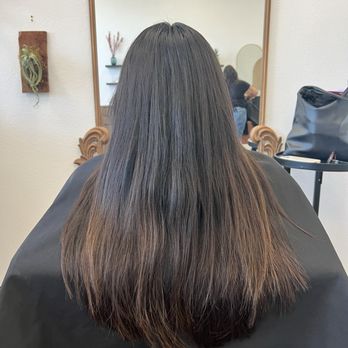 Pera Salon Barber - Before color retouch - Hair Salons Near Me - Sacramento, California Pera Salon Barber - Before color retouch - Hair Salons Near Me - Sacramento, California