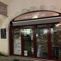 Tartine et Gourmandise - At night