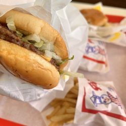 Griff's Hamburgers - Smash Burger and Five Guys have nothing on this one.