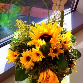 Petals by Cary - Sunflowers by Cary, for my sister's speedy recovery ! - Florists Near Me - San Carlos, California Petals by Cary - Sunflowers by Cary, for my sister's speedy recovery ! - Florists Near Me - San Carlos, California